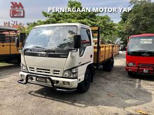2014 Isuzu NPR71UPHT 3 Ton 17 Feet Wooden Lorry