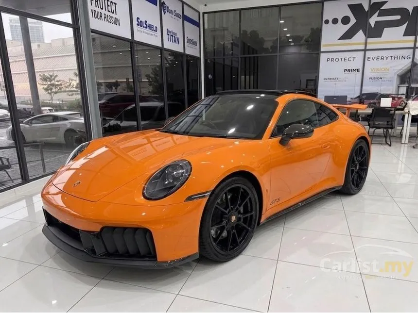 2025 Porsche 911 Carrera 4 GTS Coupe