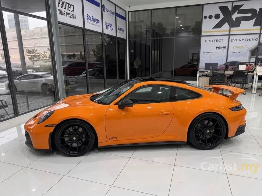 2025 Porsche 911 Carrera 4 GTS Coupe