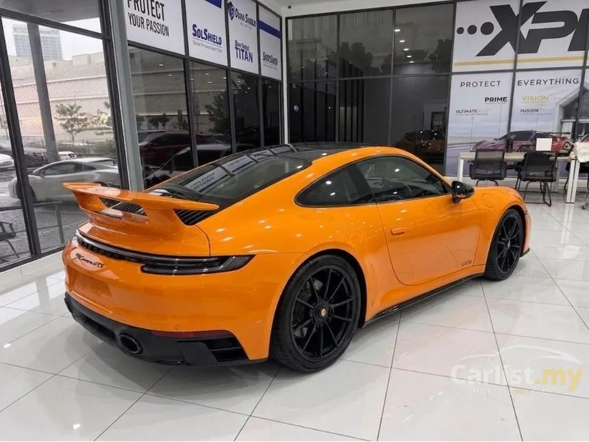 2025 Porsche 911 Carrera 4 GTS Coupe