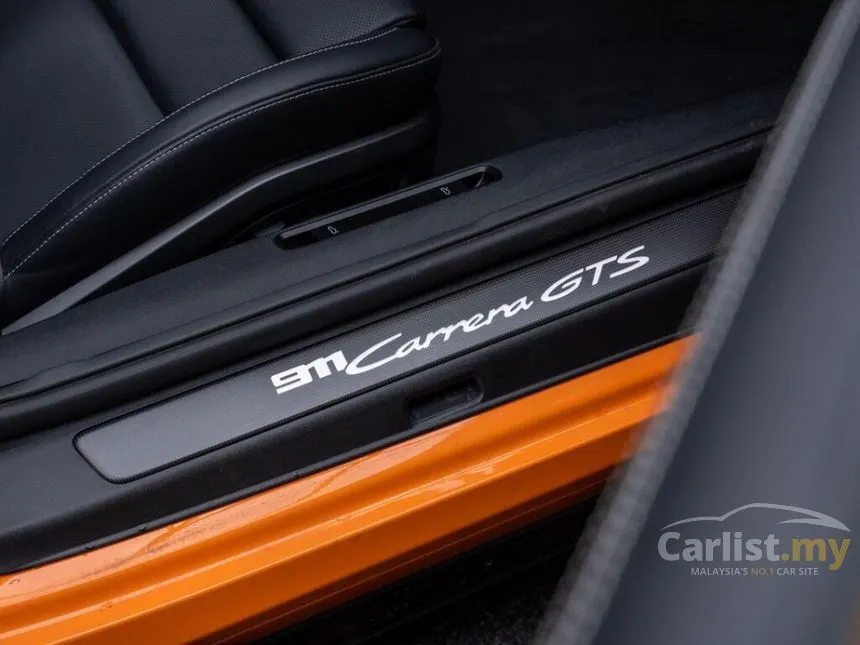 2025 Porsche 911 Carrera 4 GTS Coupe