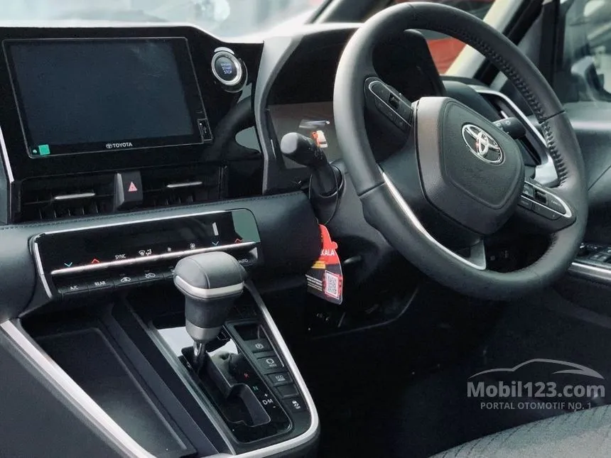 2023 Toyota Voxy (Premium Color) MPV