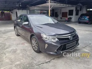 2017 Toyota Camry 2.5 Hybrid Luxury Sedan