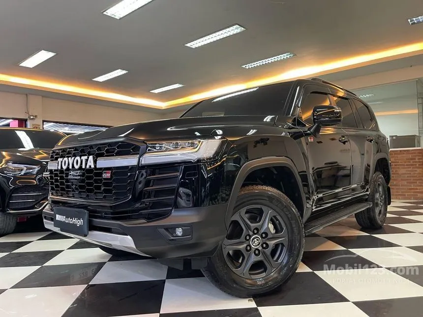 Jual Mobil Toyota Land Cruiser 2023 300 GR