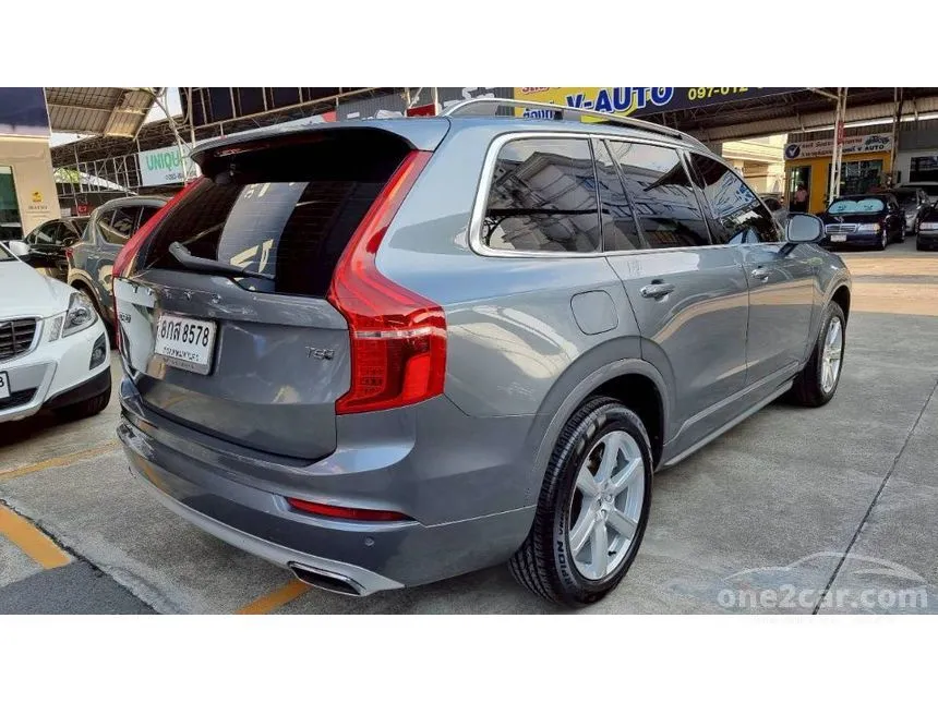 2018 Volvo XC90 T8 Momentum SUV