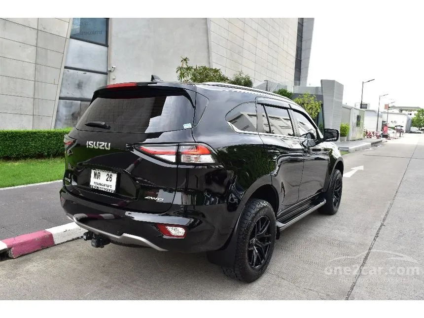 2022 Isuzu MU-X Ultimate SUV