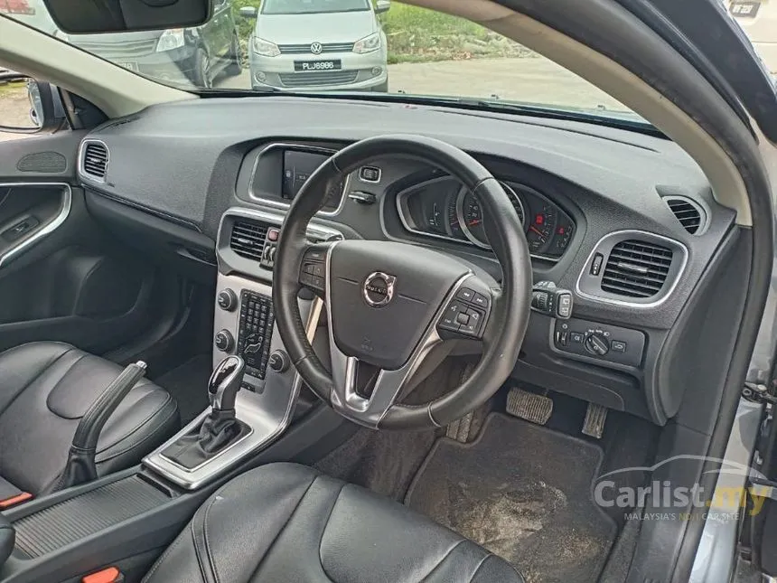 2017 Volvo V40 T5 Hatchback