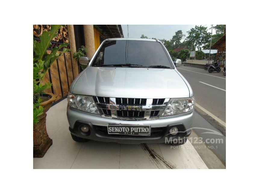 Jual Mobil  Isuzu  Panther  2007 TOURING 2 5 di Jawa Timur 