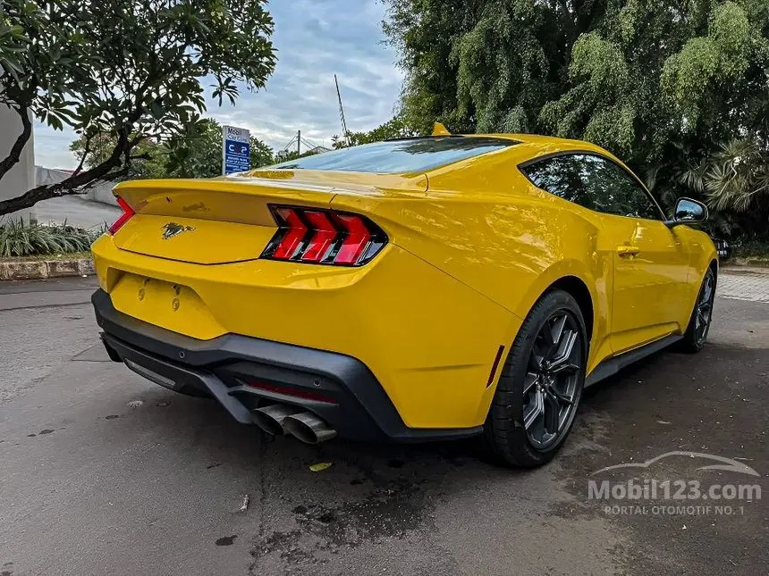 2025 Ford Mustang EcoBoost Fastback