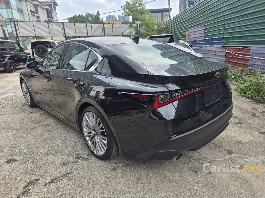 2023 Lexus IS 300 Version L Sedan