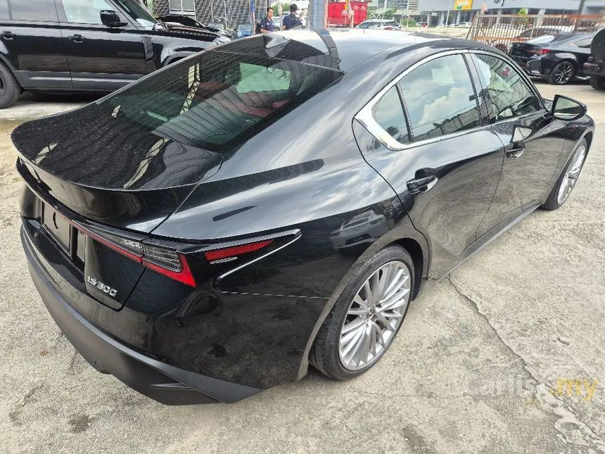 2023 Lexus IS 300 Version L Sedan