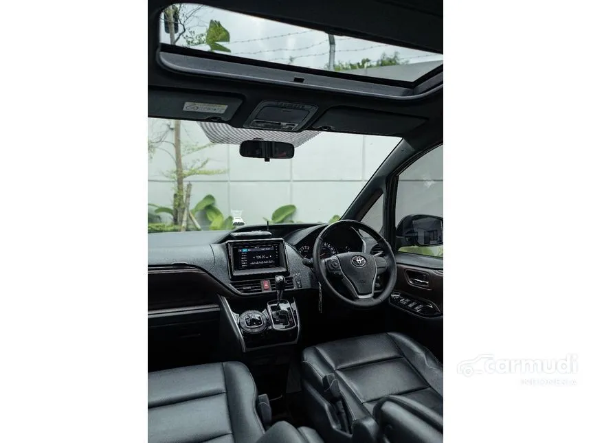2019 Toyota Voxy MPV