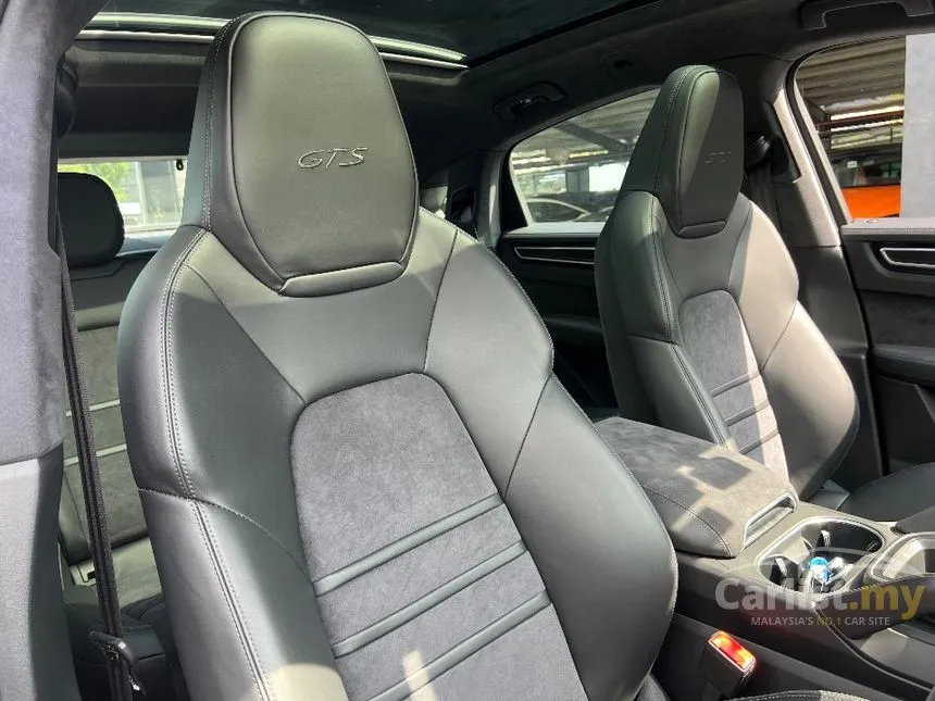 2022 Porsche Cayenne GTS Coupe