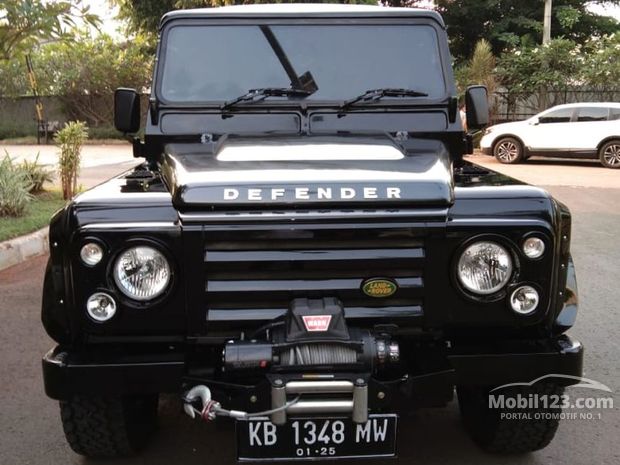 defender puma 90 black