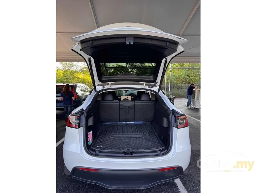 2025 TESLA Model Y Standard Range SUV