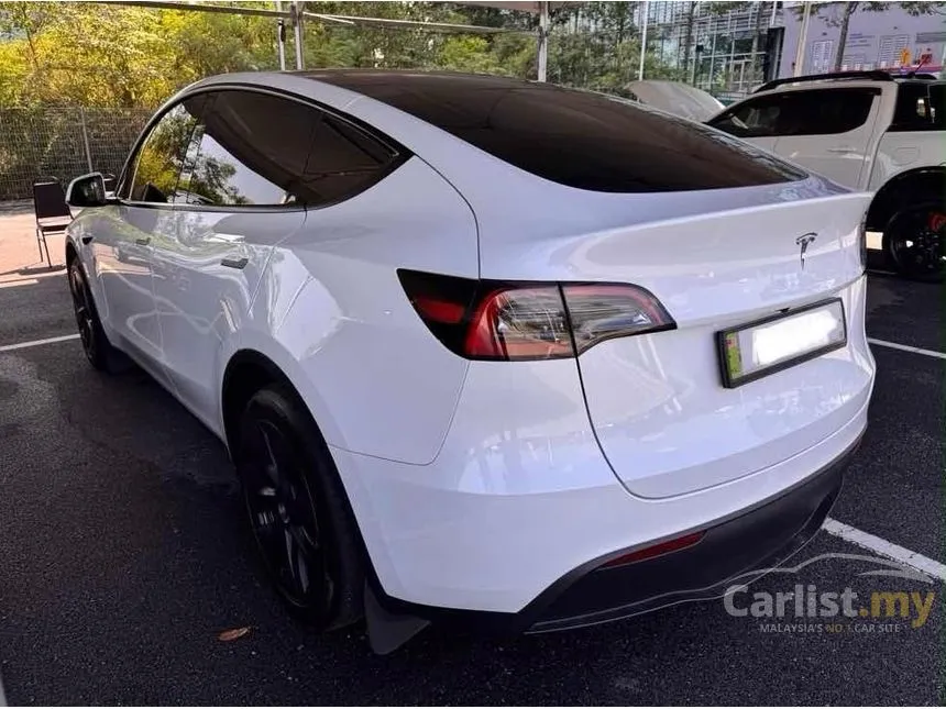 2025 TESLA Model Y Standard Range SUV