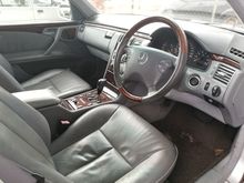 2003 Mercedes-Benz E240 2.6 Elegance Sedan