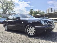 1996/ 2001 Mercedes-Benz E230 2.3 Elegance Sedan ** TIP-TOP CONDITION... ACCIDENT FREE... CLEAN INTERIOR... CAREFUL OWNER **