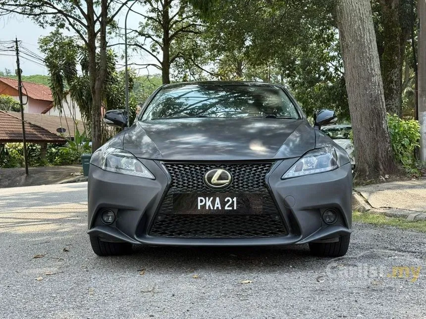 2011 Lexus IS 250 Luxury Sedan