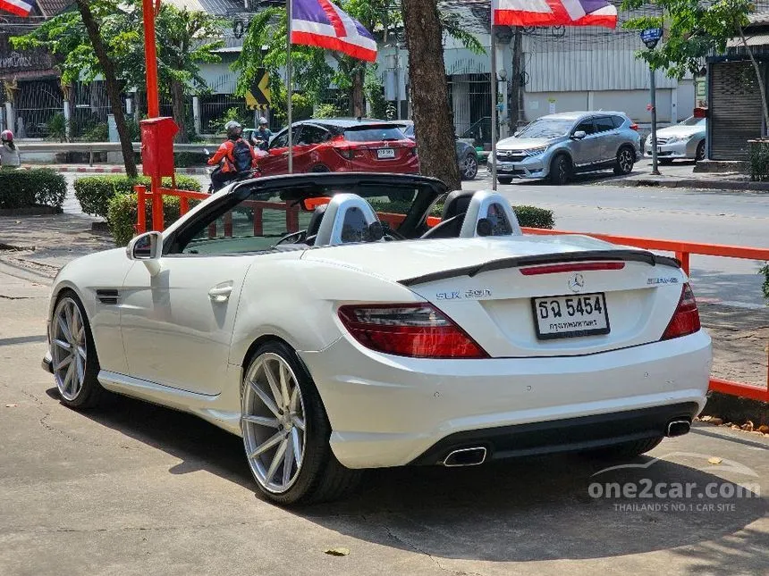 2014 Mercedes-Benz SLK200 AMG Dynamic BlueEFFICIENCY Convertible