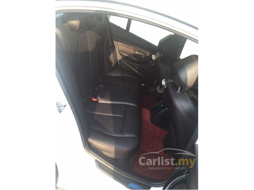 BMW 320i 2013 Sport Line 2.0 in Johor Automatic Sedan 