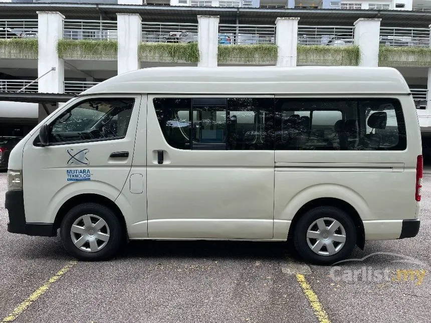 2011 Toyota Hiace Window Van