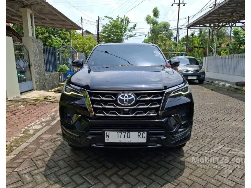 Jual Mobil Toyota Fortuner 2022 GR Sport 4X2 2.8 di Jawa Timur Automatic SUV Hitam Rp 540.000.000