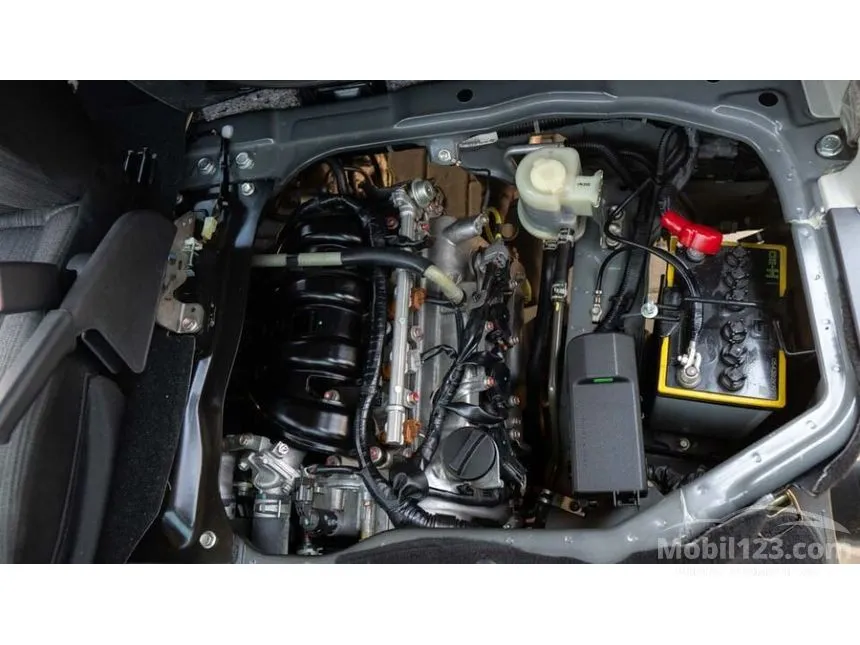 2023 Daihatsu Luxio X MPV
