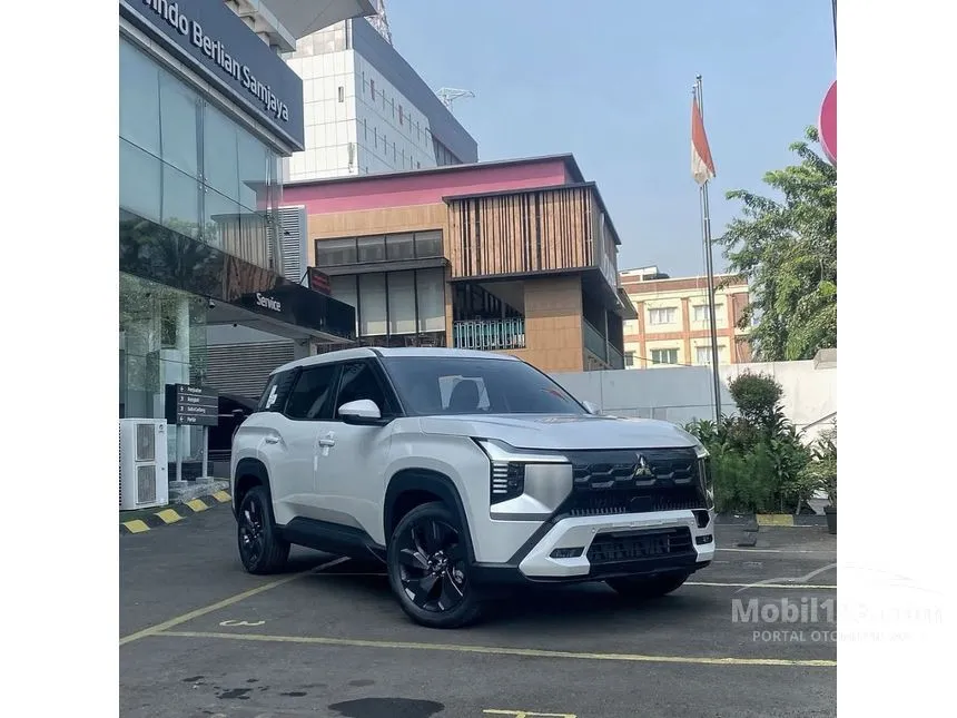 2026 Mitsubishi Destinator Ultimate Premium (Quartz White Pearl) SUV
