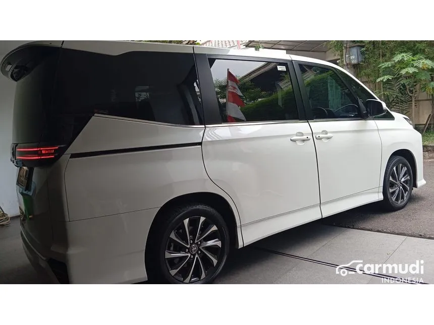 2023 Toyota Voxy (Premium Color) MPV