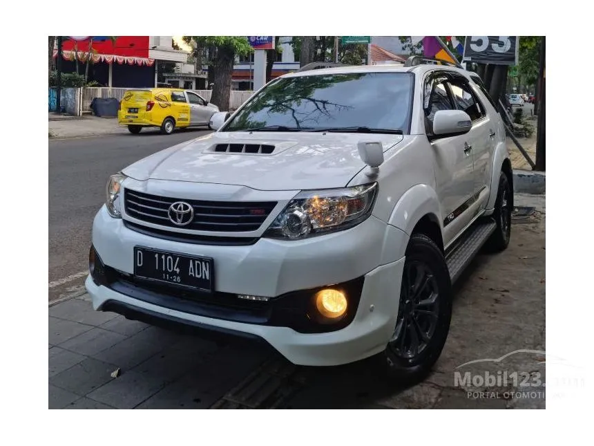 Jual Mobil Toyota Fortuner 2015 G TRD 2.5 di Jawa Barat Automatic SUV Putih Rp 329.000.000