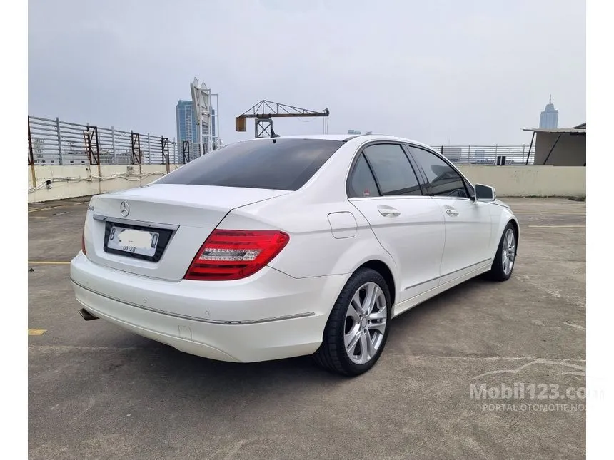 2012 Mercedes-Benz C200 Avantgarde CGI Sedan