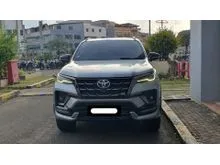 2023 Toyota Fortuner 2.8 GR Sport 4X2 SUV silver km 30 ribu