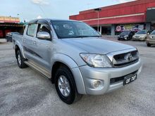 2011 Toyota Hilux 2.5 G Pickup Truck