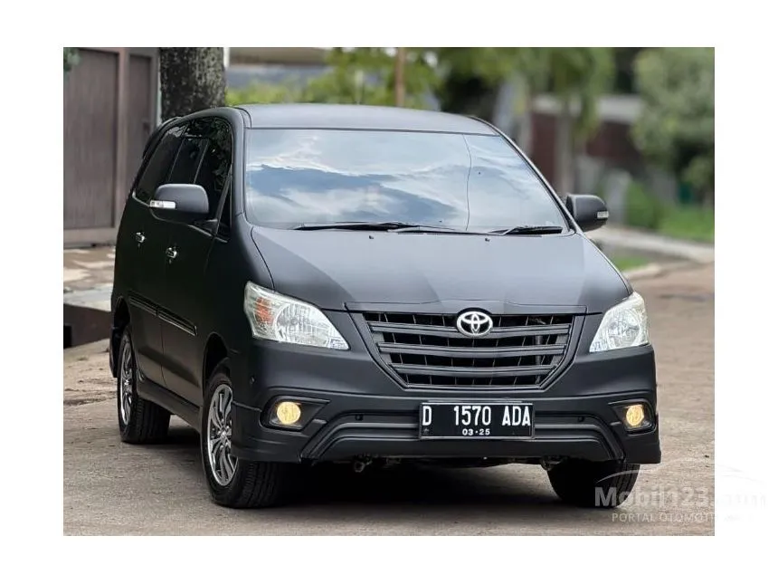 2014 Toyota Kijang Innova V Luxury MPV