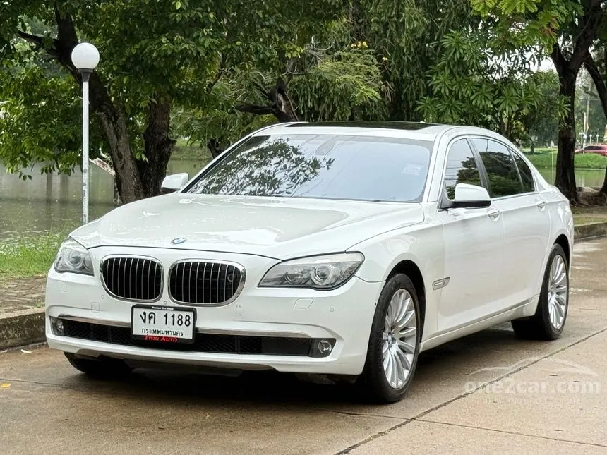 2011 BMW 740Li Sedan