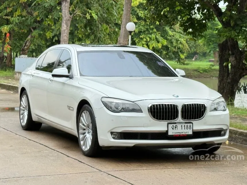 2011 BMW 740Li Sedan