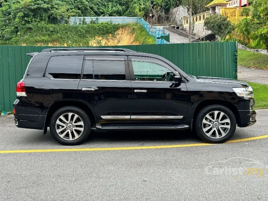 2020 Toyota Land Cruiser ZX SUV