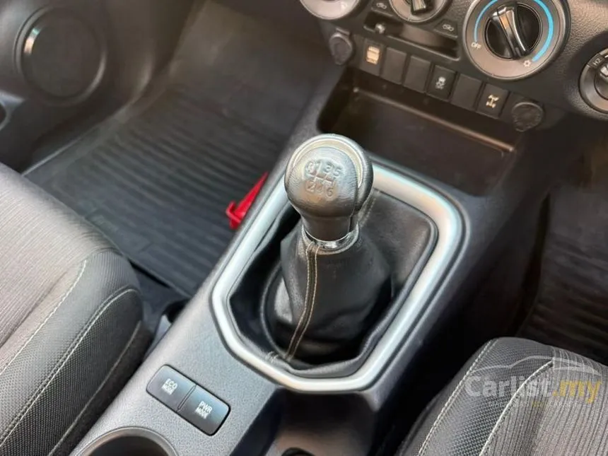 2020 Toyota Hilux Standard Dual Cab Pickup