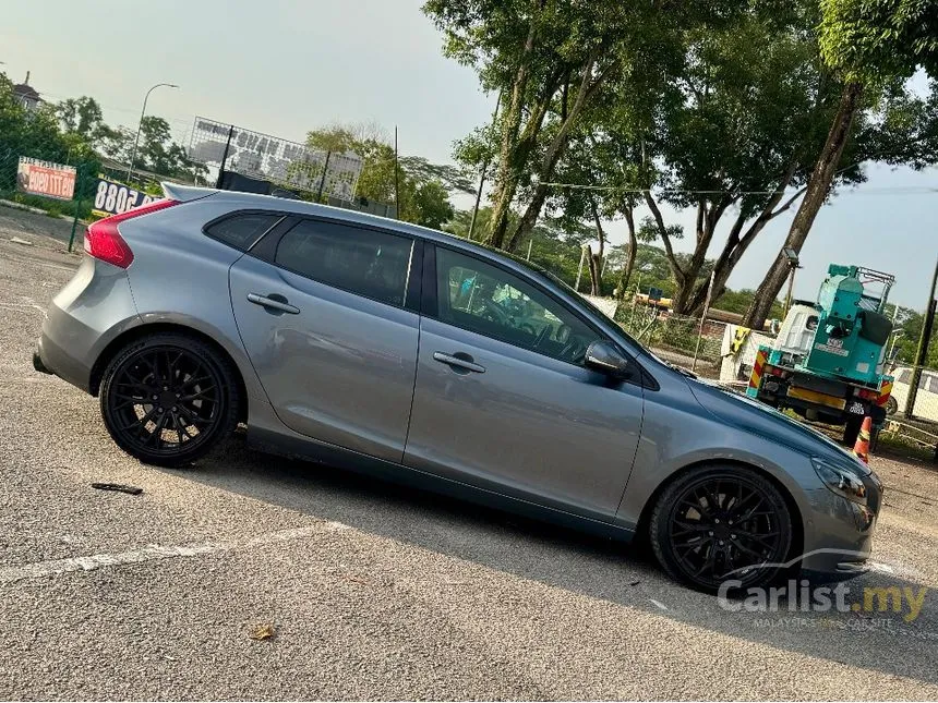 2017 Volvo V40 T5 Inscription Hatchback