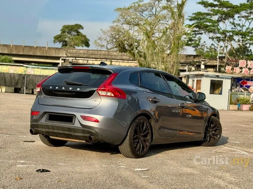 2017 Volvo V40 T5 Inscription Hatchback