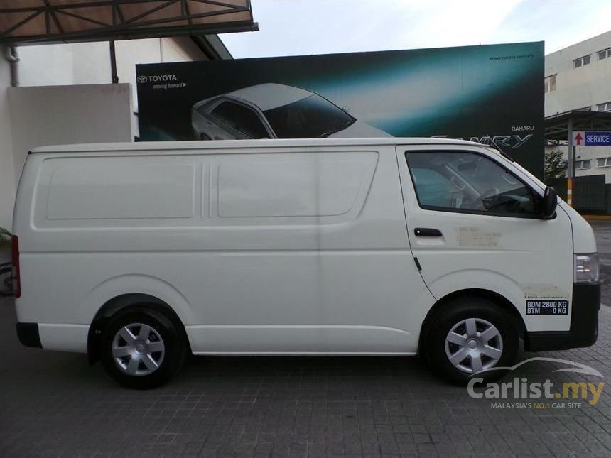 Toyota hiace panel van 2.5 hot sale turbo diesel