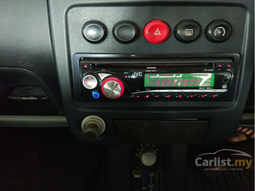 2005 Proton Saga Iswara S SE Hatchback