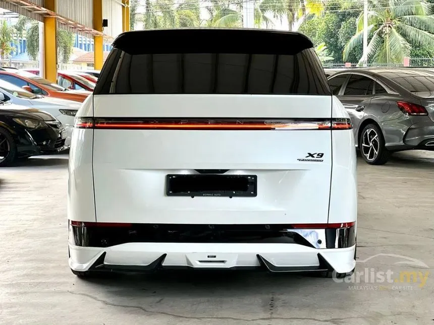 2025 XPeng X9 Standard Range Pro MPV