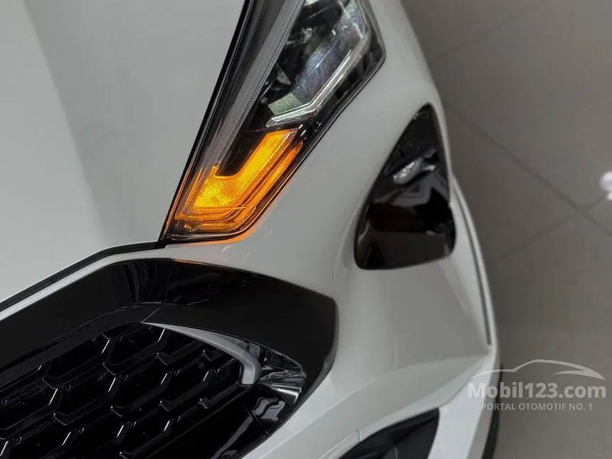 2026 Toyota Yaris Cross S HV with GR Parts Aero Pkg SUV