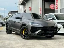 2023 Lamborghini Urus 4.0 S V8 5 Seater (A) Akrapovic Exhaust / Vacum Door / Black Leather with Yellow Stitching