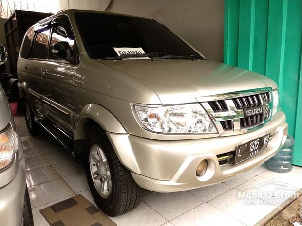 Isuzu Panther  GRAND TOURING  Mobil  bekas dijual di Jawa 