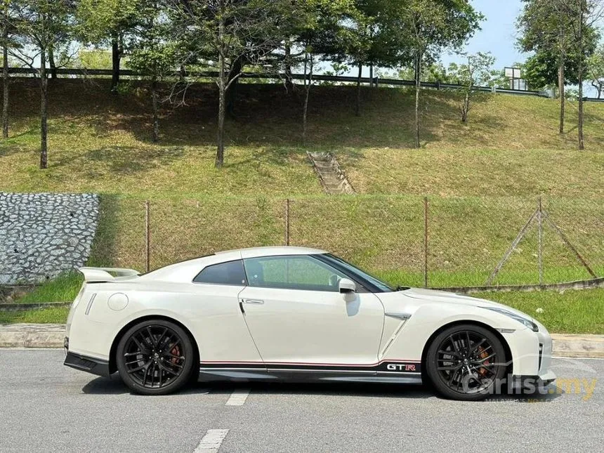 2017 Nissan GT-R Black Edition Coupe