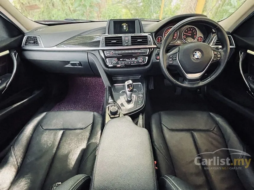 2018 BMW 318i Luxury Sedan