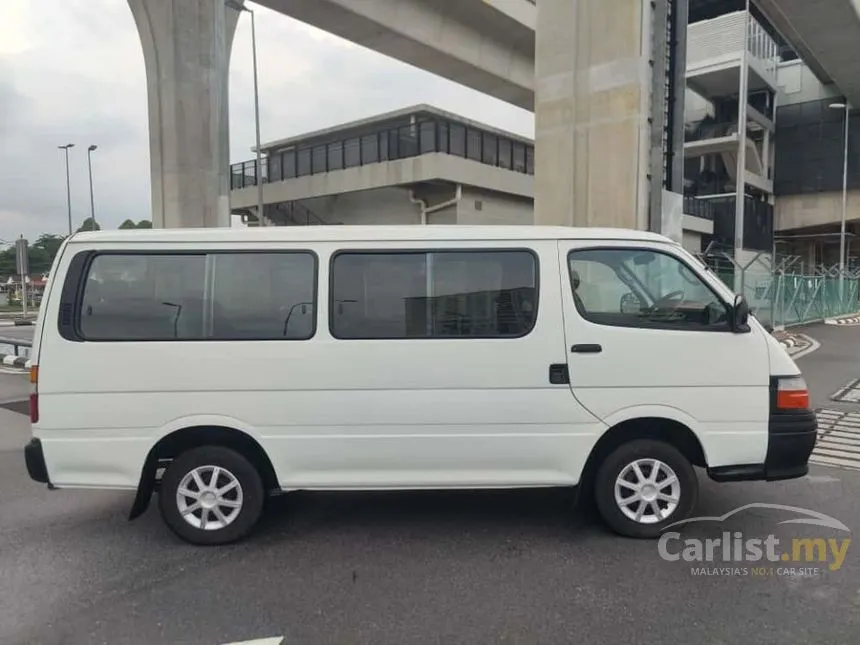 2004 Toyota Hiace Van